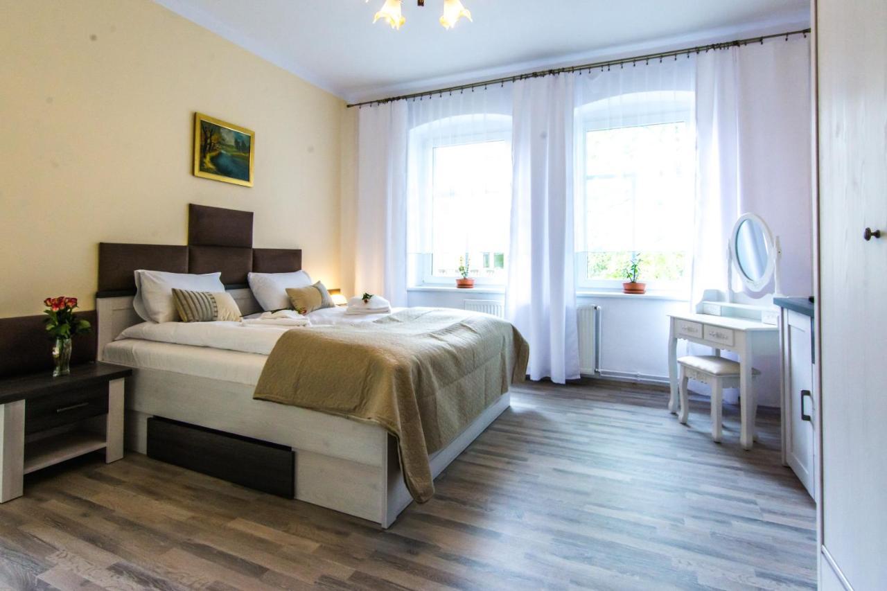 Apartamenty Izerskie - Ul. Wczasowa 8 Świeradów-Zdrój Esterno foto